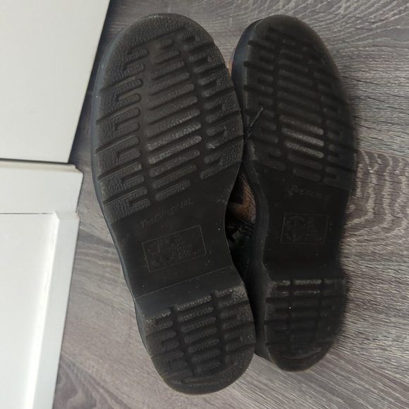 RARE Dr. Martens Pascal Hogarth Renaissance Size 6 - Picture 4 of 5